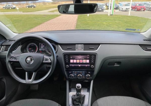 Skoda Octavia cena 74900 przebieg: 81260, rok produkcji 2019 z Babimost małe 37